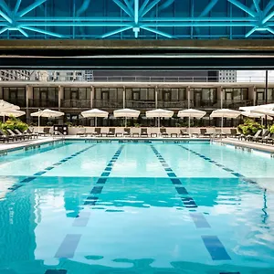 4* מלון Sheraton Centre